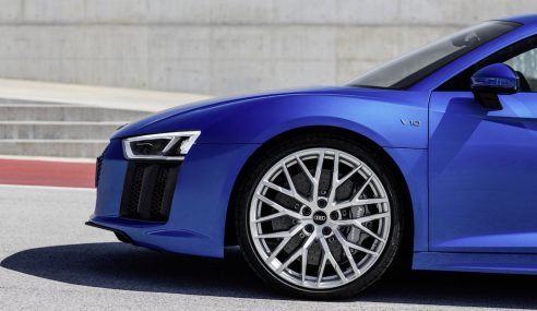 Audi R8 : fun is not in the straight lines