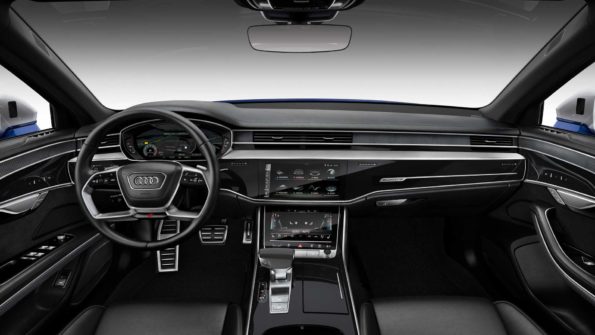 Audi S8 int