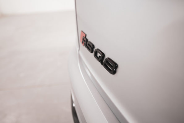 Logo arrière Audi RS Q8 bat