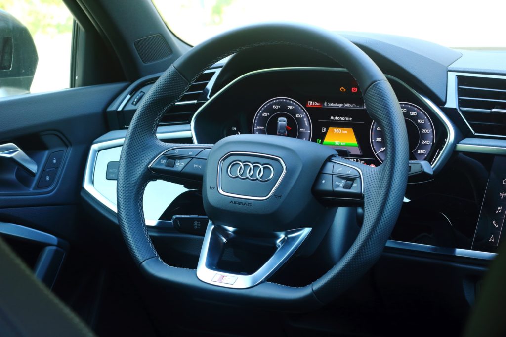 Audi Q3 45 TFSI e - Tableau de bord