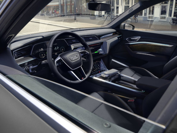 Audi e-tron S line black edition - Interieur
