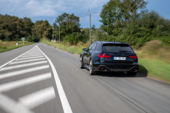 Audi RS 6 Avant performance noire dynamique