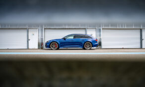 Audi RS 6 Avant performance bleu ascari